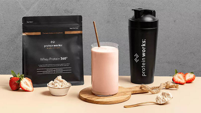 بهترین زمان مصرف پروتئین وی برای حجم